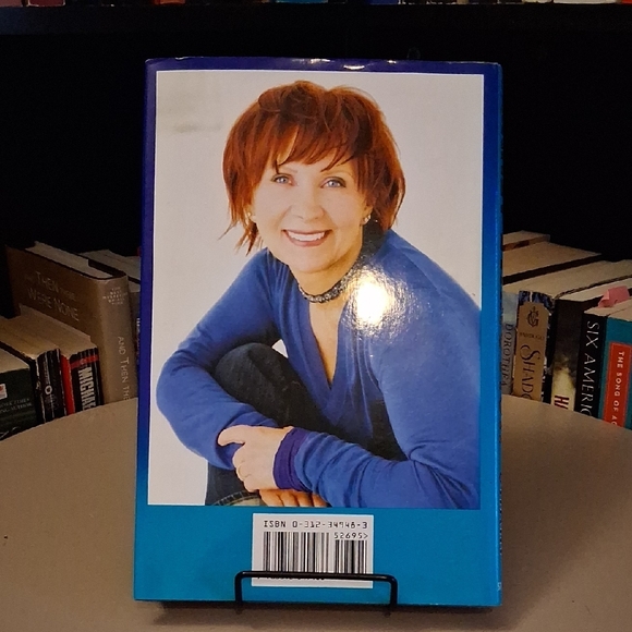 Twelve Sharp by Janet Evanovich Hardcover - Picture 2 of 3